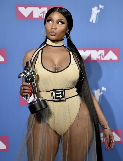 NickiMinaj02
