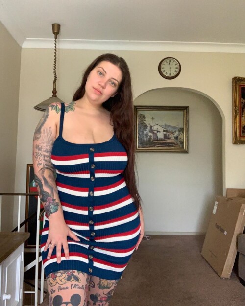 Nikki Hunter95147404b67243c38