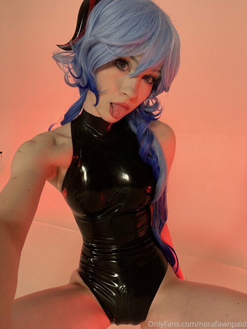 Nora Fawn Ganyu Latex 146483f6f44cf1c322