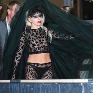 OPTIC_LADY_GAGA_LEAVING_ITV_STUDIOS_LON_12_05_11_01bb5c3fc7714fa1f9