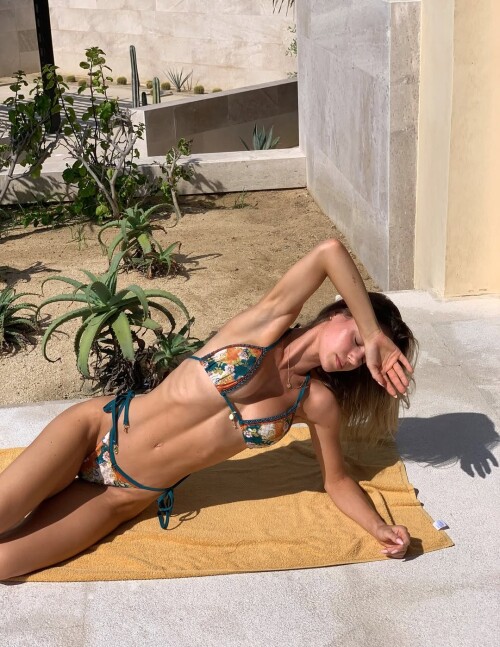 Oh yea and I model sometimes8e5ad23e6c9c9b8c