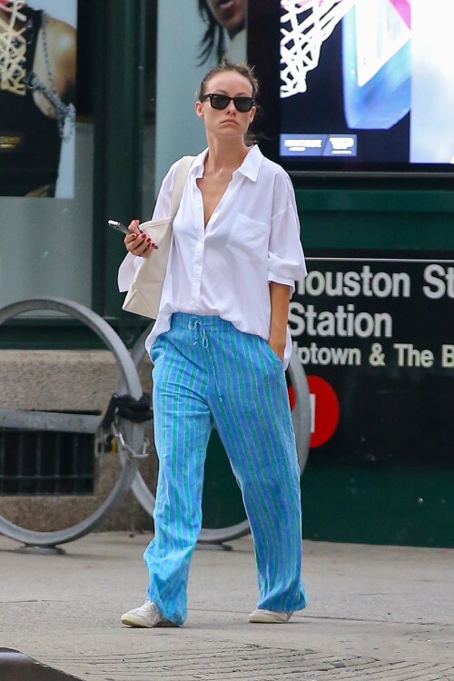Olivia_Wilde_Out_in_New_York_08-02-2024__2_-TFFWccbf2dc13a93cfeb