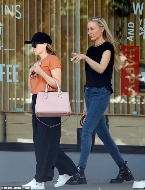 Orange015-384fb95d7271d7a84