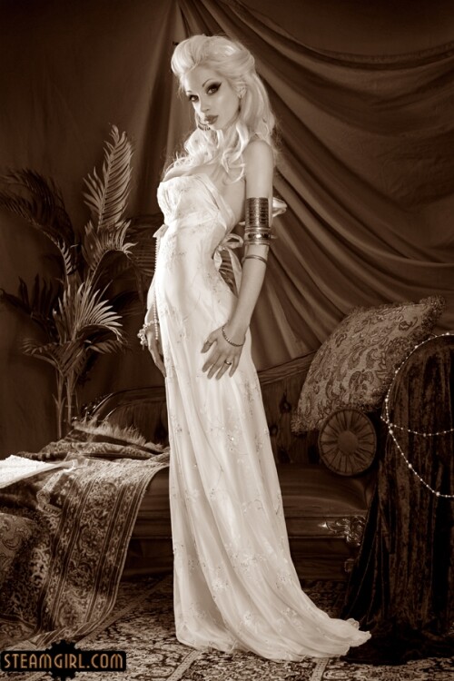 PH747C1feba6b63c1c93588