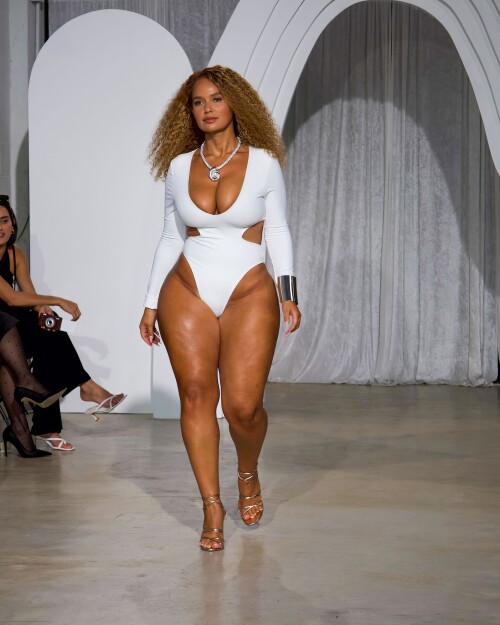 Pamela Alexandra 02 17594775f2045e30b