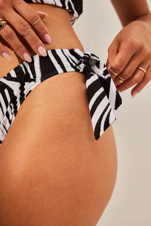 Panache Seychelles Monochrome 15