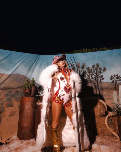 Paris Hilton at Stagecoach 04 27 2025 6 baa5d199673eba3b