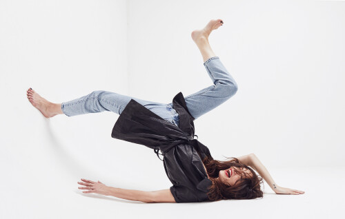 Phoebe-Tonkin-Feet-80231983322c65ef8fd7469