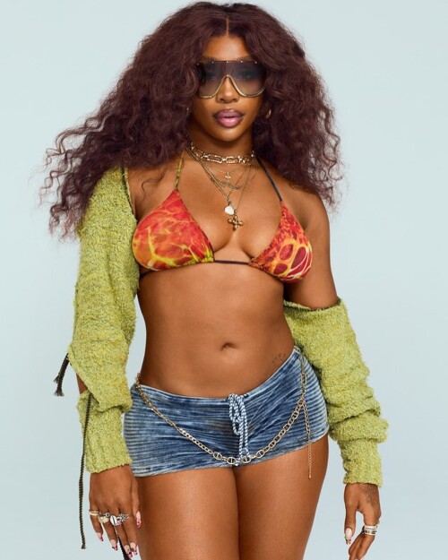 Photo shared by Sza htownteam on May 01 2024 tagging quayaustralia and sza. May be an image of 1 per