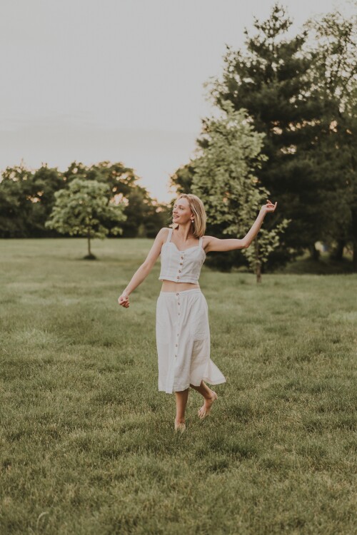 Picnic-Photoshoot-with-Handmade-Jewelry-384fce334c58a39f7.jpeg