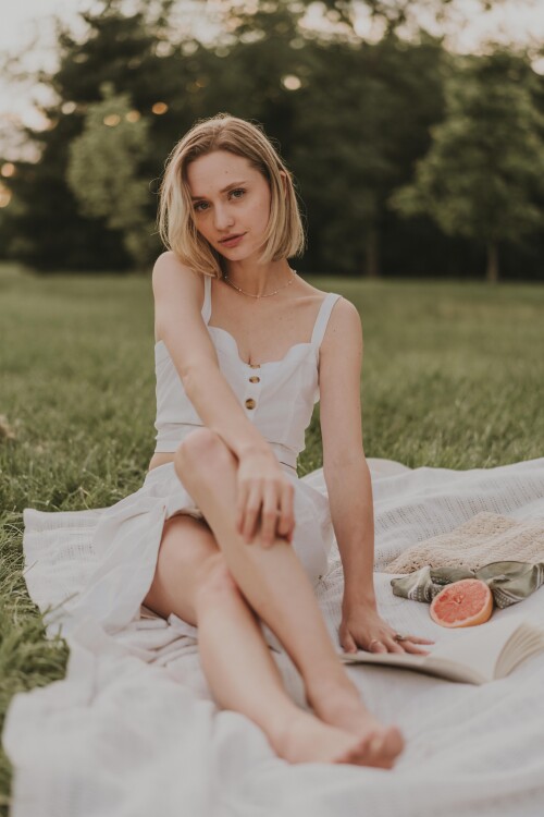 Picnic-Photoshoot-with-Handmade-Jewelryc5f279f77449447e.jpeg