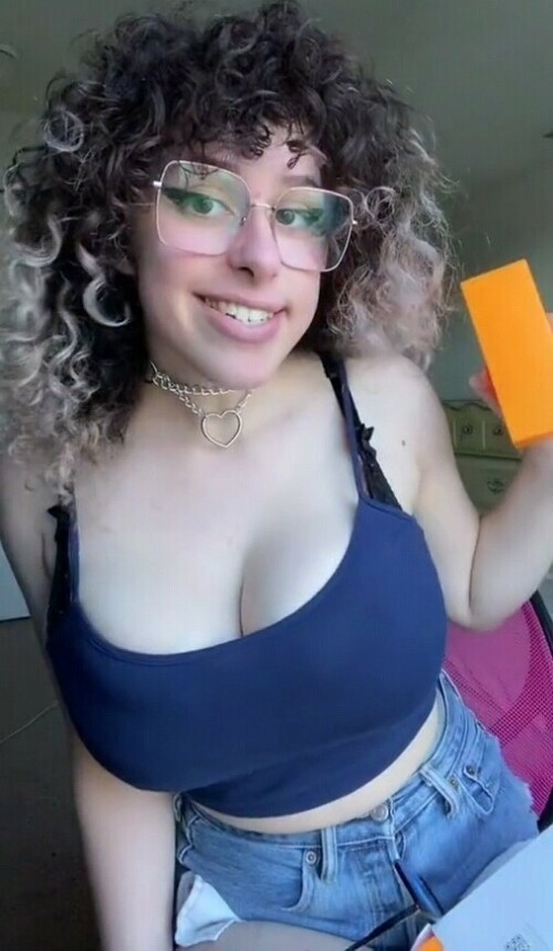 Picsart 23 02 21 23 38 59 218