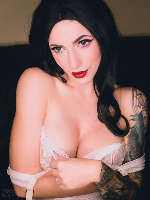 Pinup 2294a91c679b4e93c5