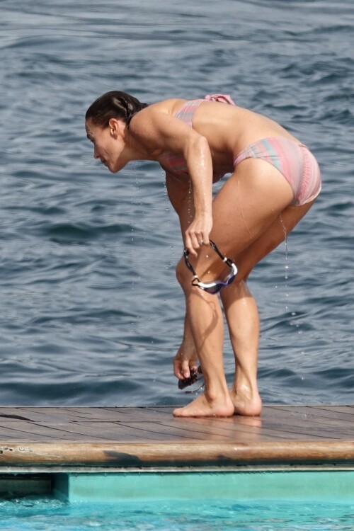 Pippa_Middleton_in_Bikini_in_Tremezzo_09-03-2023__2_c72252064ffdd0db
