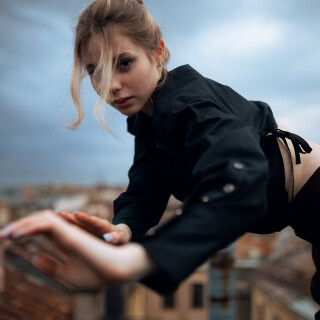 Pocrov.Alice.on.the.Roof.019160b681ecdc3bc34