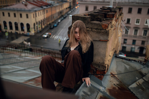 Pocrov.Alice.on.the.Roof.028e9dbec11b7d925fd
