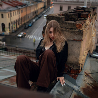 Pocrov.Alice.on.the.Roof.028e9dbec11b7d925fd