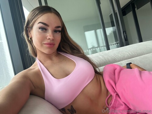 Pretty in pink f4ffe6b5d310141a