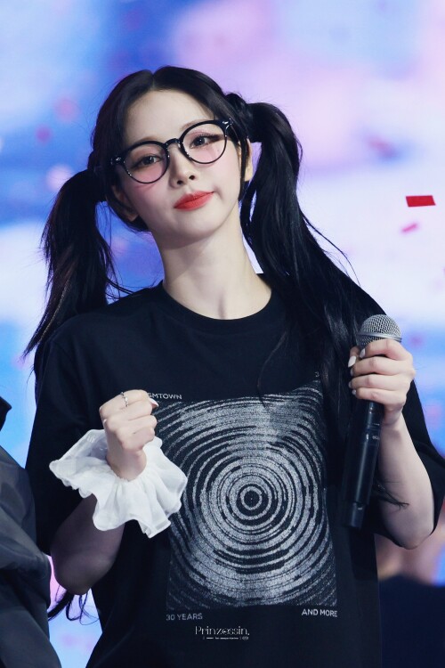 Prinzessin. 1878453281019879467 18a959ee0a8e1d74b