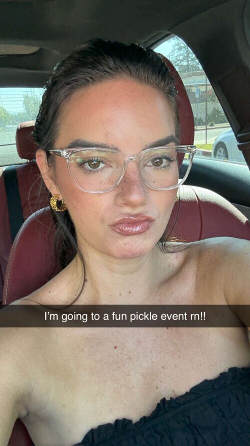 Q1TsxDnrNF8NmMyoRovWd.10237fe4c86649c86478