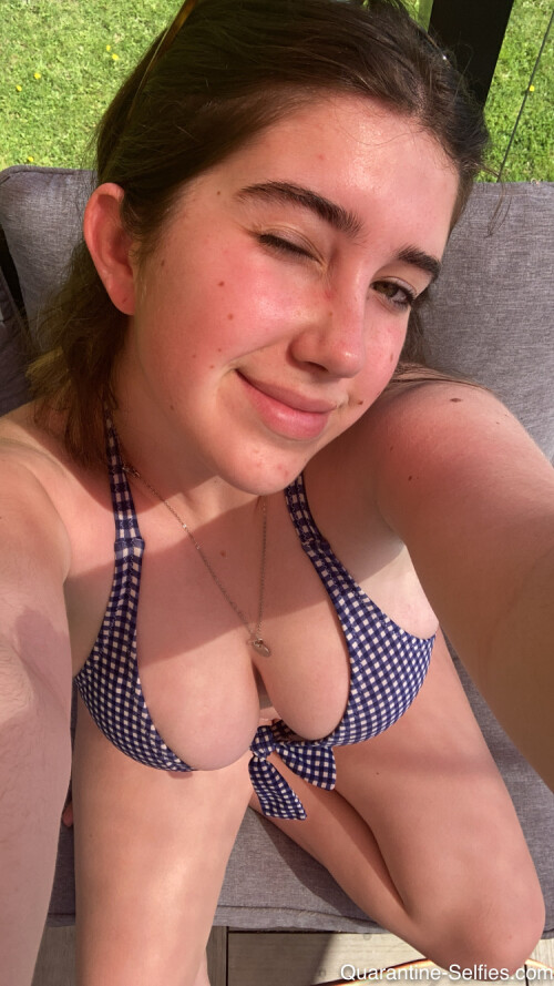 QS Molly 001 20728a09af59b1ea0f