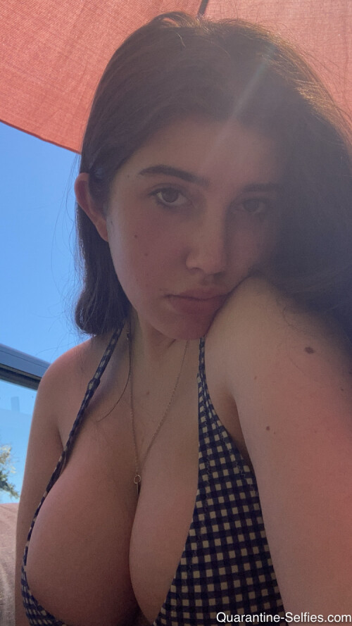 QS Molly 001 7bf84ef502f938fe8