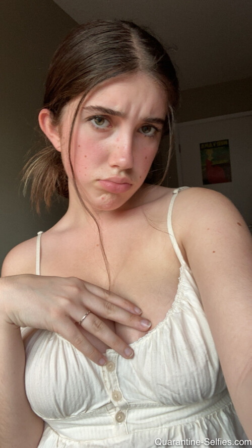 QS Molly 004 240536db024517e407