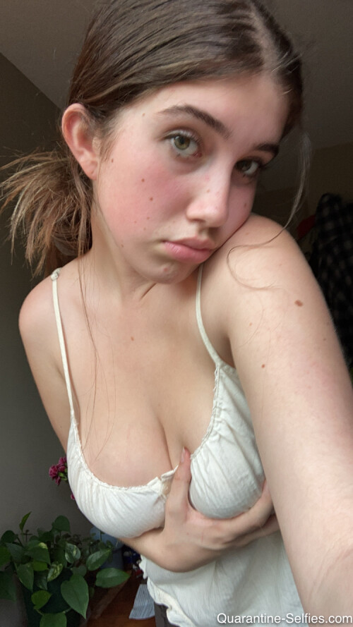 QS Molly 004 6b89a1c211bc93e55