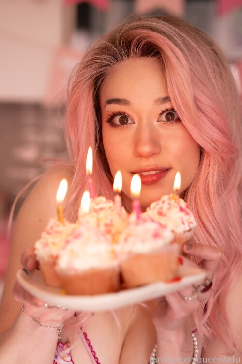 QTBirthday 29f8147ceb8d60db2c