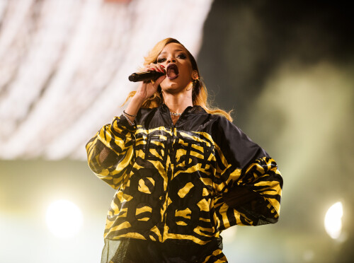 R HQP 2816292f776481a6793b989