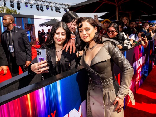 INGLEWOOD, CALIFORNIA - MAY 31: Jenna Ortega (R) attends NETFLIX TUDUM 2025: THE LIVE EVENT at The Kia Forum on May 31, 2025 in Inglewood, California. (Photo by Roger Kisby/Getty Images for Netflix)