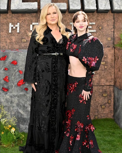 RAHHHHH A MINECRAFT MOVIE PREMIERE.heic 4ccc76c3aae3bf1c1