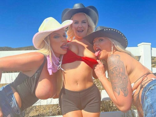 Rachael Cavalli 124843377069f7d7d0a1