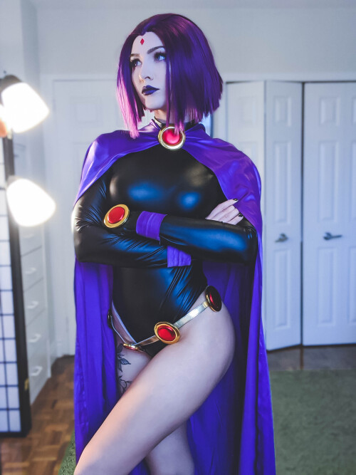 Raven at home 13e55497ae00a1284f