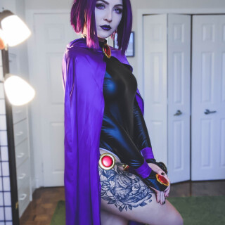 Raven-at-home-159b1c029e2161040587d80f1a494bd9df