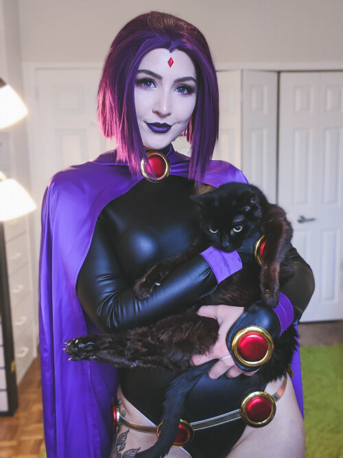 Raven at home 25979227cd965a9933