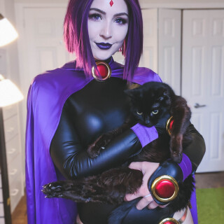 Raven-at-home-25979227cd965a9933a970d1e56c52cfdf