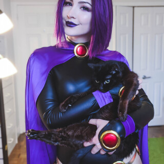 Raven-at-home-26d7a71812a9ee331a