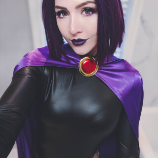 Raven-at-home-77cd2526f685fe3f6