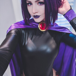 Raven-at-home-85968aabdc6b8ebb0b7aa5507a9a86826