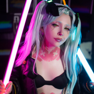 Rebecca-HQ-51faf46bd28ba4e44