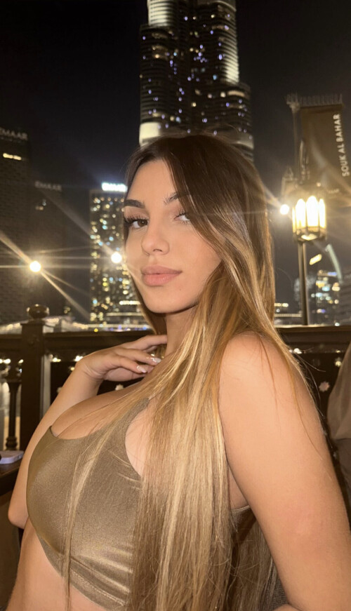 Rebecca 4fd31ad0b1c61e487