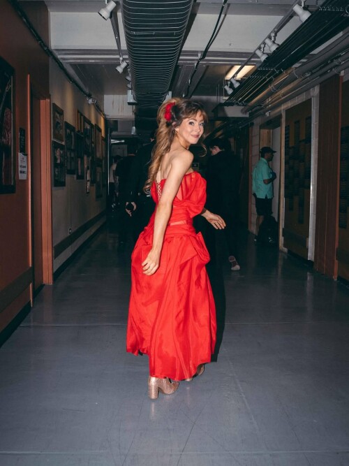 Red 4225619518b0a4bba