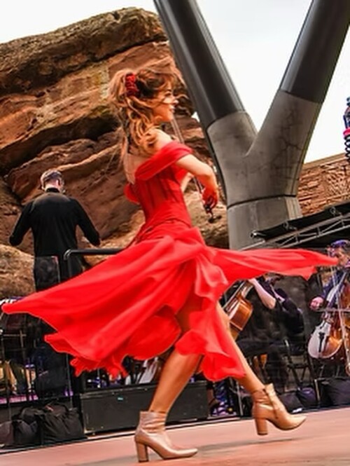 Red 5cfac4cbcb9956004