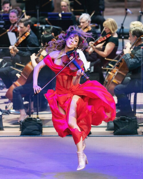 Red 813c44c4574faf3f5