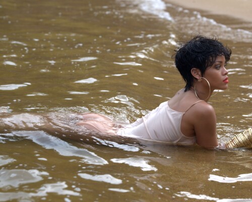 Rihanna-2619d81cacdc41d1c7