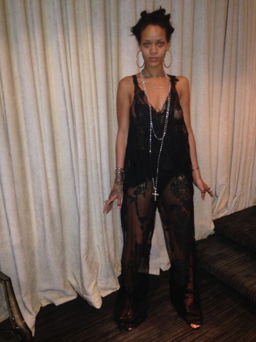 Rihanna 509056689 img 7018e3581d2d741ceae4