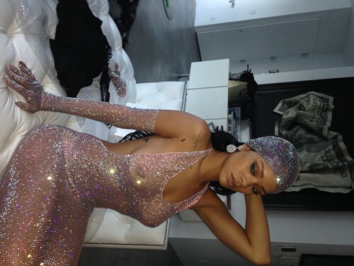 Rihanna 509056709 img 8270ba43655cea6ad817