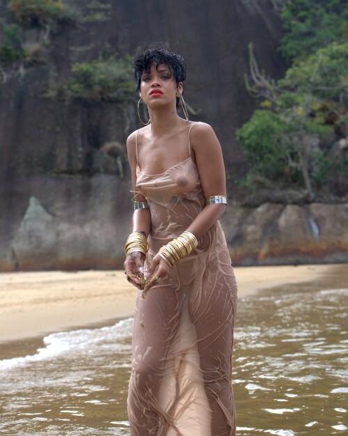 Rihanna MENZCHE o67559586ae758014