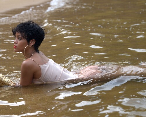 Rihanna MENZCJ2 oa1868ca72ffa01e2